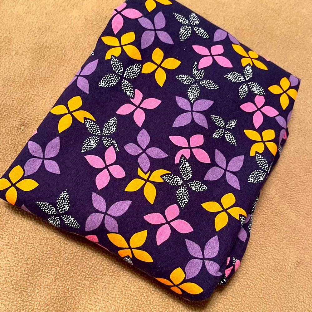 Floral Nursing Scrub Top XL — please READ